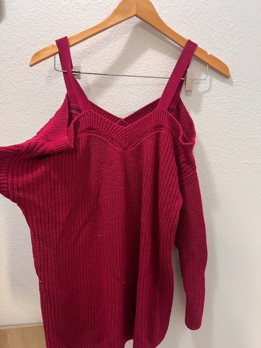 Torrid - Burgundy Ribbed Cold Shoulder Knit Sweater Size 1